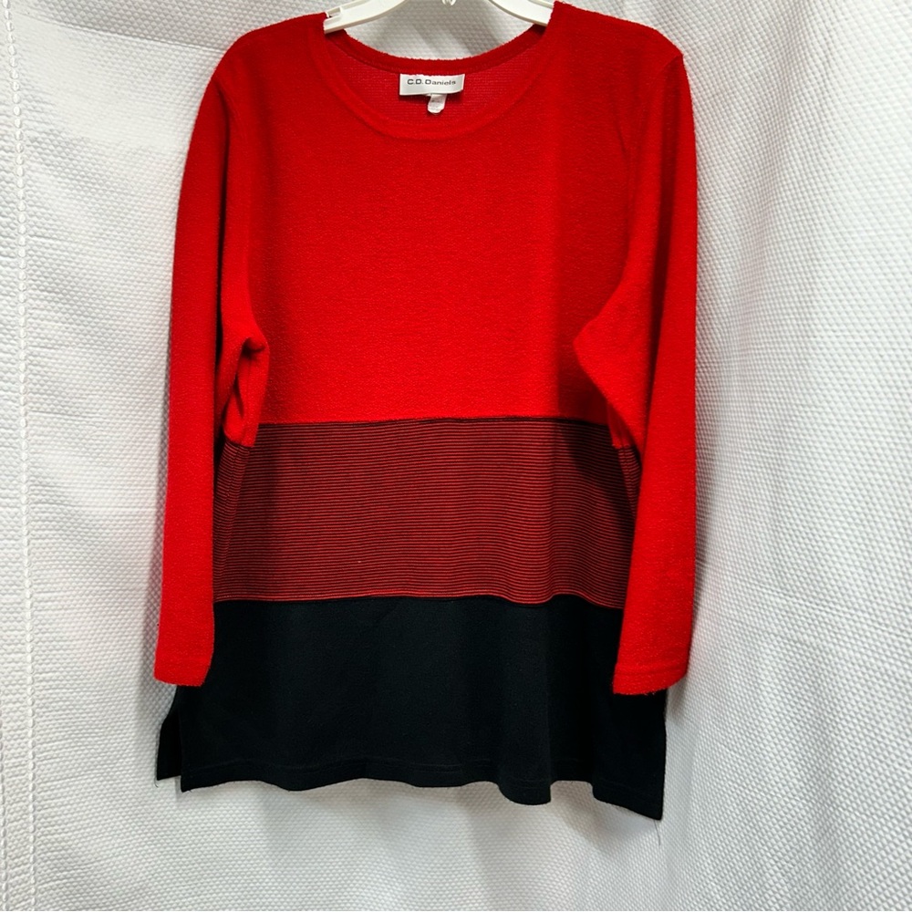 Red and Black Boxy Sweater shirt‎  with Long Sleeves